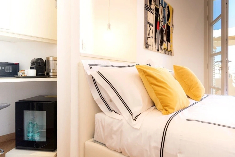 Standard Double room with city view