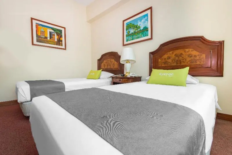 Hotel Maury