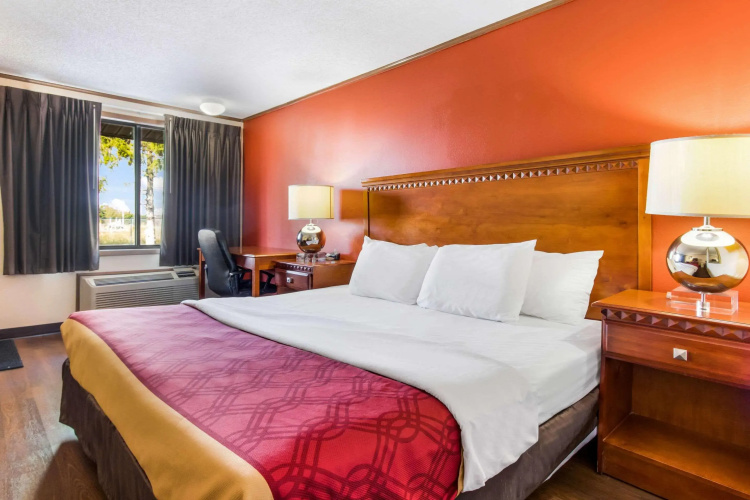 Econo Lodge Norwalk