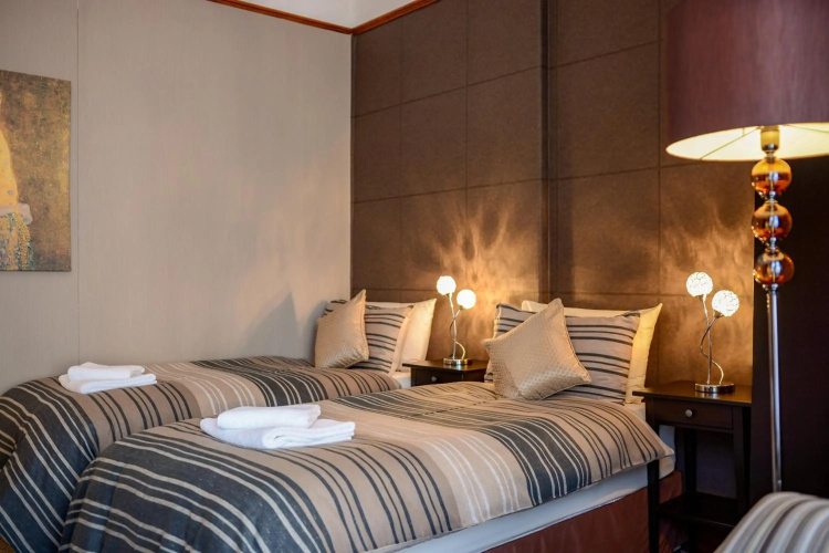 Tanes Hotel