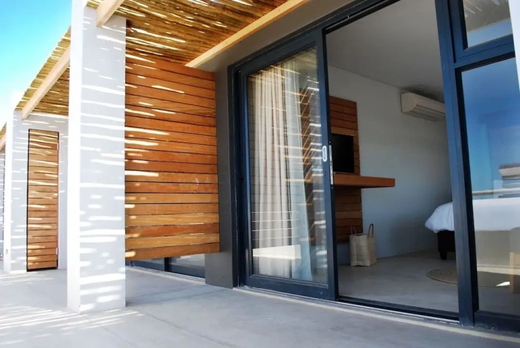 Deluxe Double room with balcony and with courtyard view