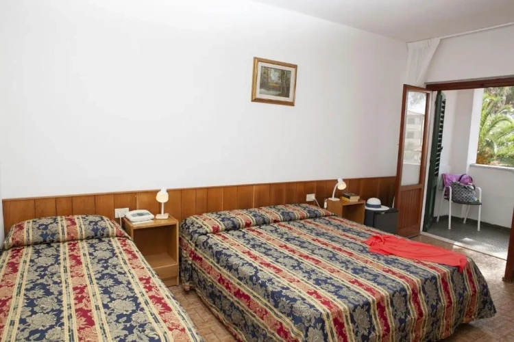Standard Quadruple room