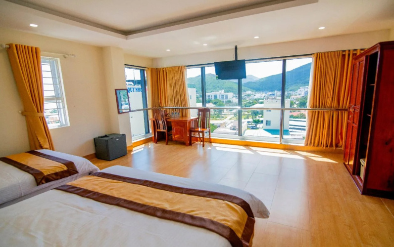 Green Hotel