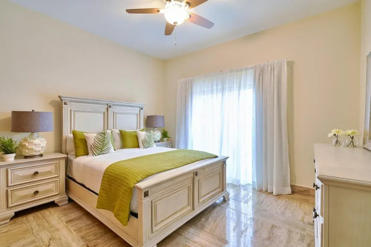 Luxury Beach Condo With Pool View Bh-102