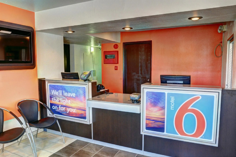 Motel 6 Slidell, LA - New Orleans