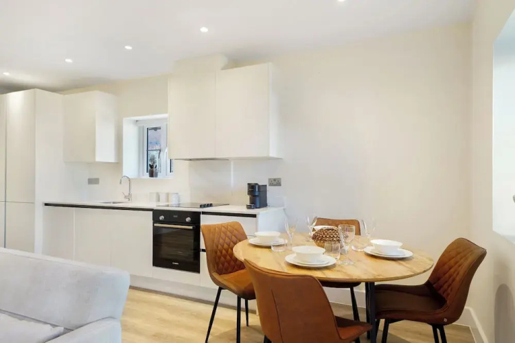 105A Beechwood Grove Flat