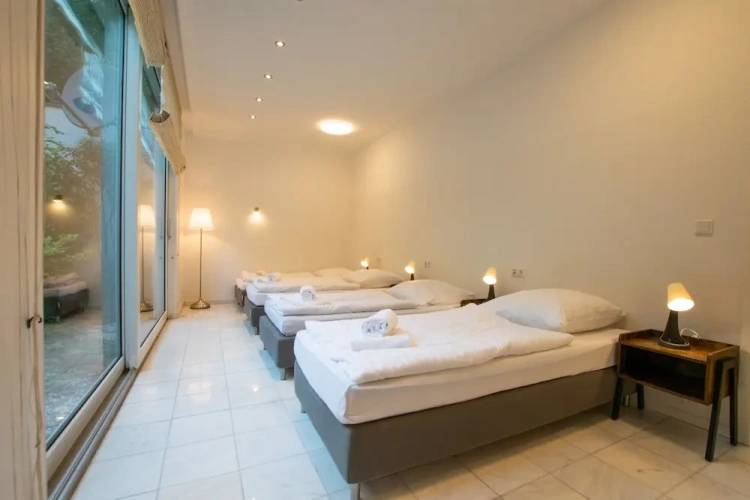 2 Bedrooms Apartment with garden view