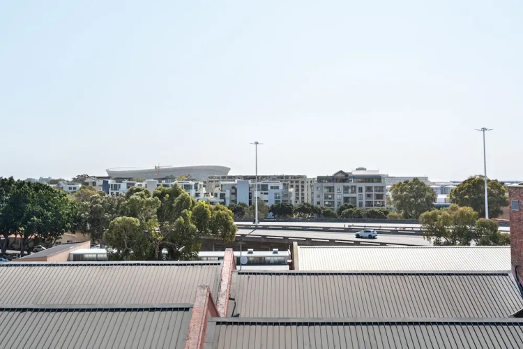 Docklands 407