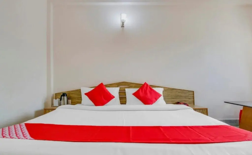 Oyo 24894 Mahadev Hills