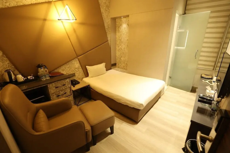 Hotel Varun