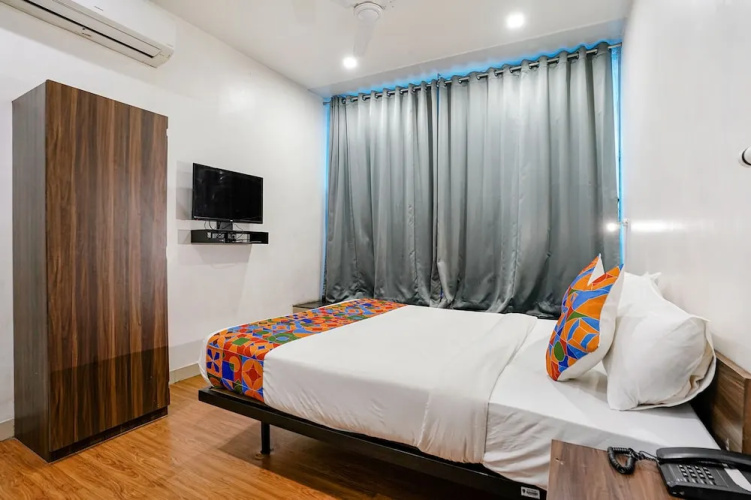 Fabhotel Lotus I