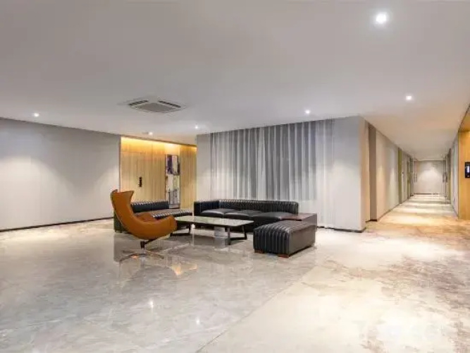 Sunny Holiday Apartment