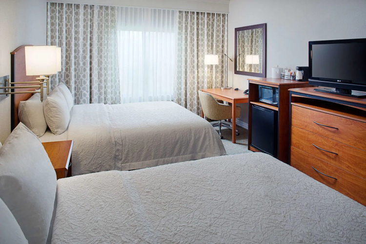 Hampton Inn & Suites Lancaster