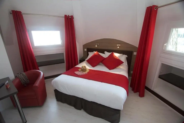 Standard Twin room with view