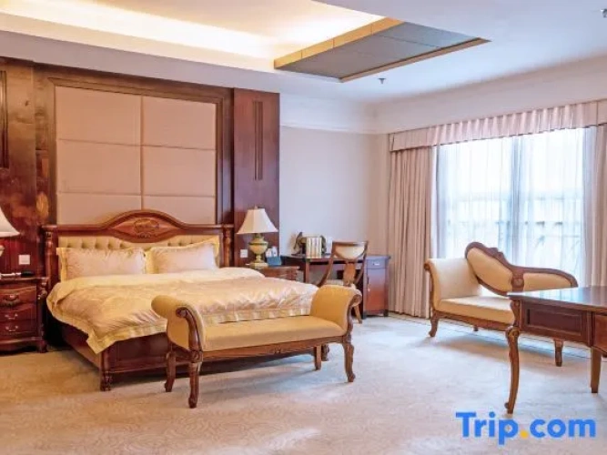 Executive Quadruple Duplex Suite