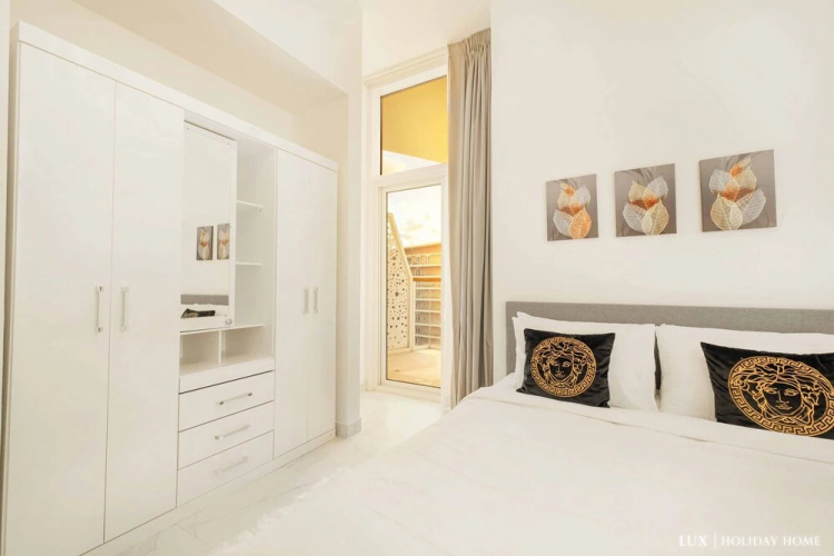 LUX - Binghatti Canal View Suite