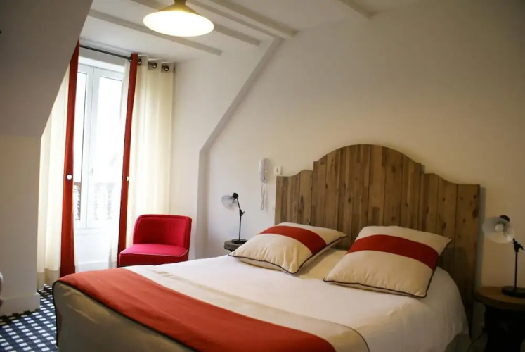 Hotel Mir