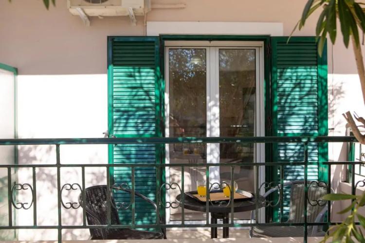 Spacious Studios Lefkada Mountain View Near Beach