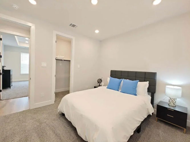 Northside Retreat Chic 3 Bdr, Pet Friendly!