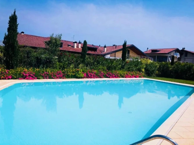 2 Bedrooms Apartment with lake view