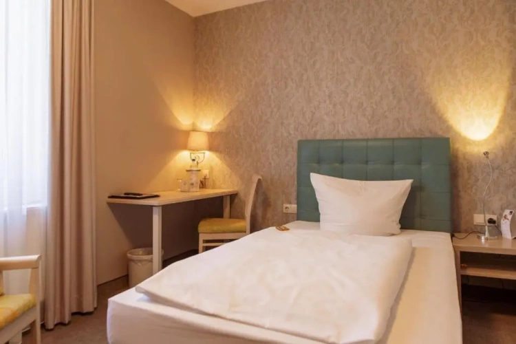 Standard Single room with view