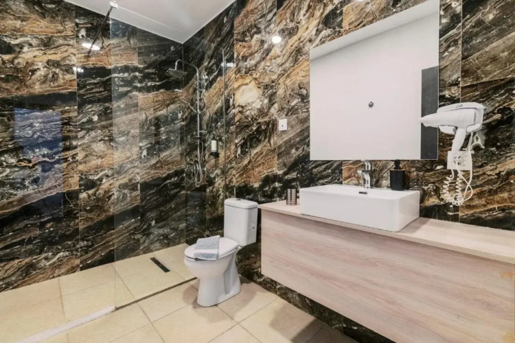 Bamboo Suites Adults Only