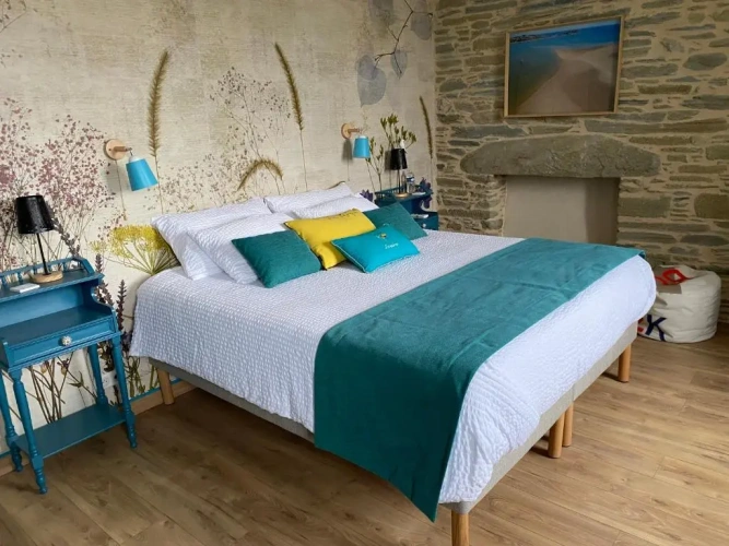 Standard Triple room with view