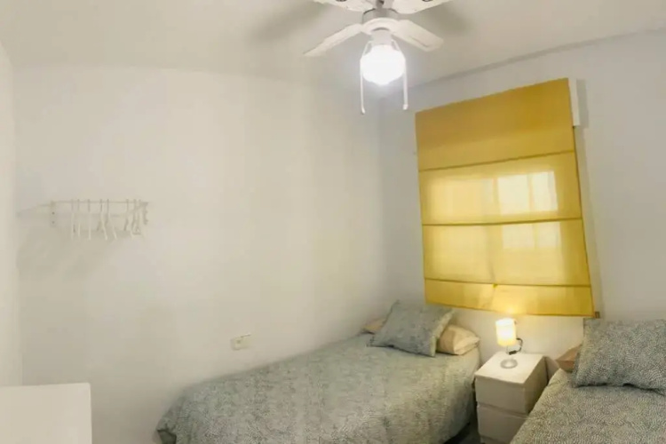 Amplio apartamento junto al mar
