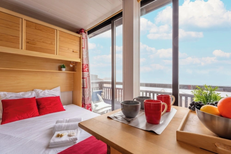 1 Bedroom Apartment with mountain view