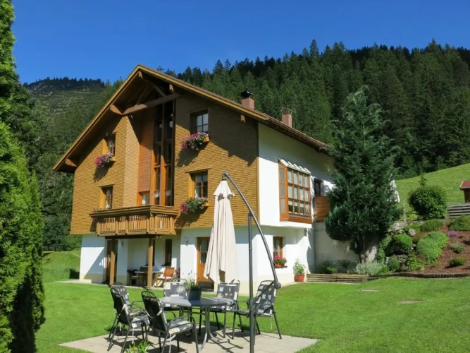 1 Bedroom Apartment with garden view