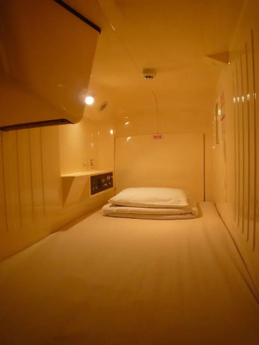 Capsule Hotel Noble