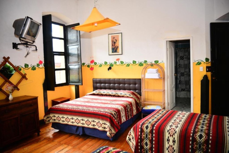 Standard Triple room