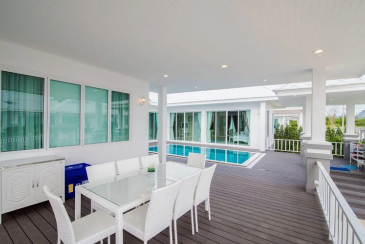 3 Bedrooms Family Villa
