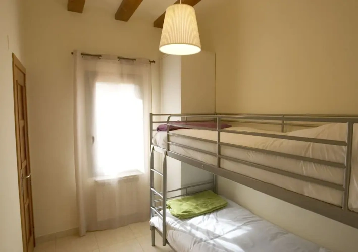 5 Bedrooms Cottage