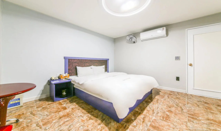 Sky Motel