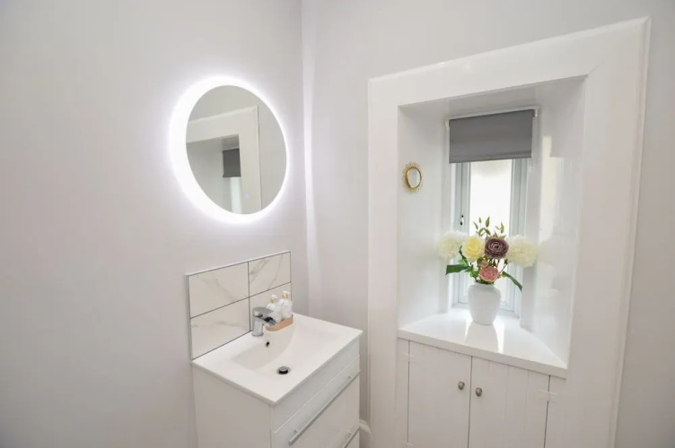 The Gallery Apartment