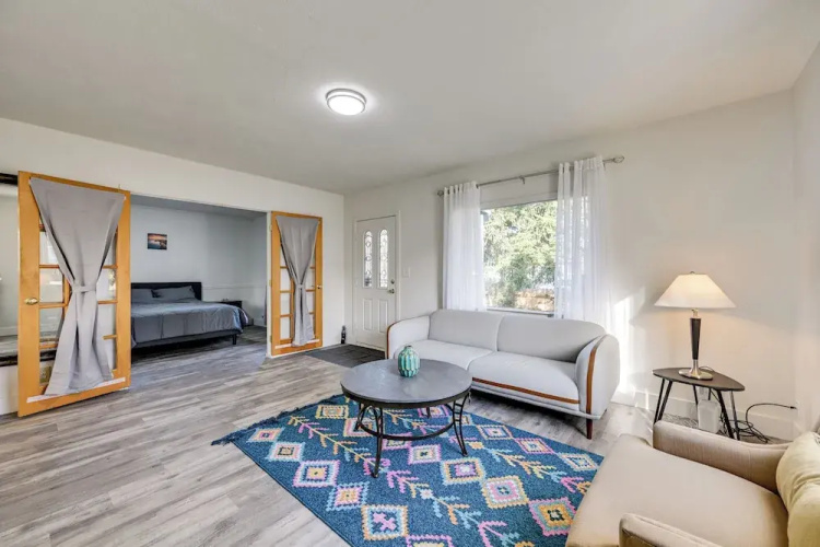 3 Mi to Auburn Station! Commuter-friendly Home