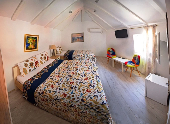 Standard Triple room with balcony