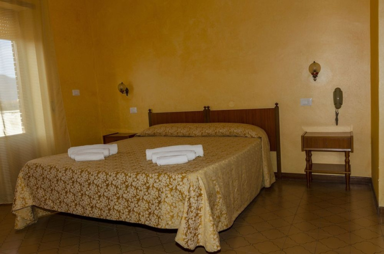 Hotel Holiday