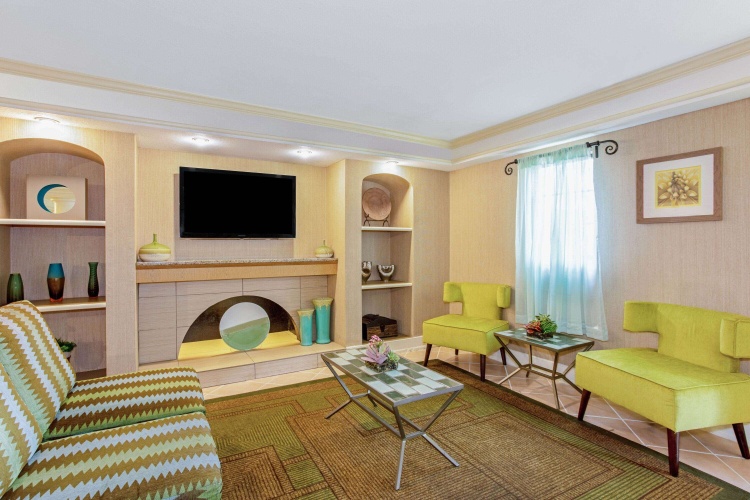 La Quinta Inn by Wyndham Orlando Airport West photo 6