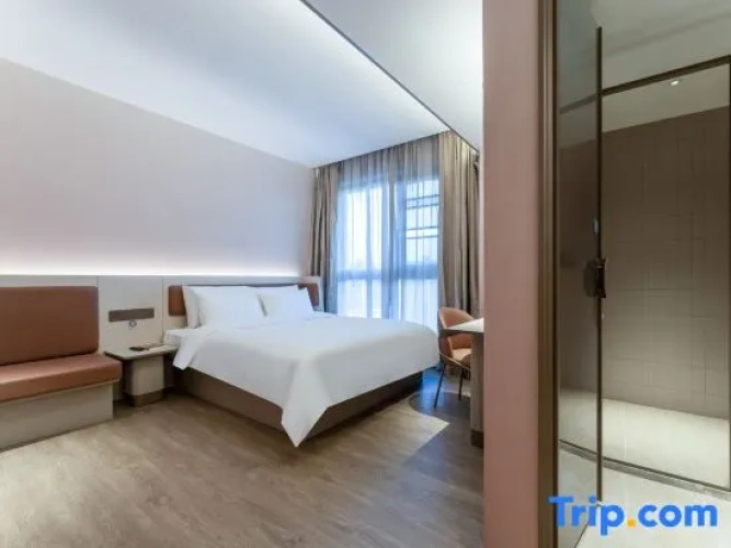 Superior Double room with city view