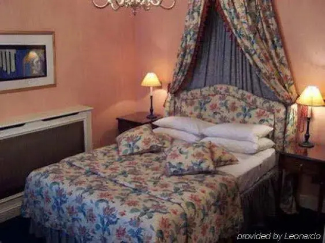 The Gallery Hotel