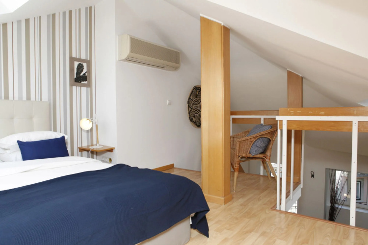 Flores Guest House