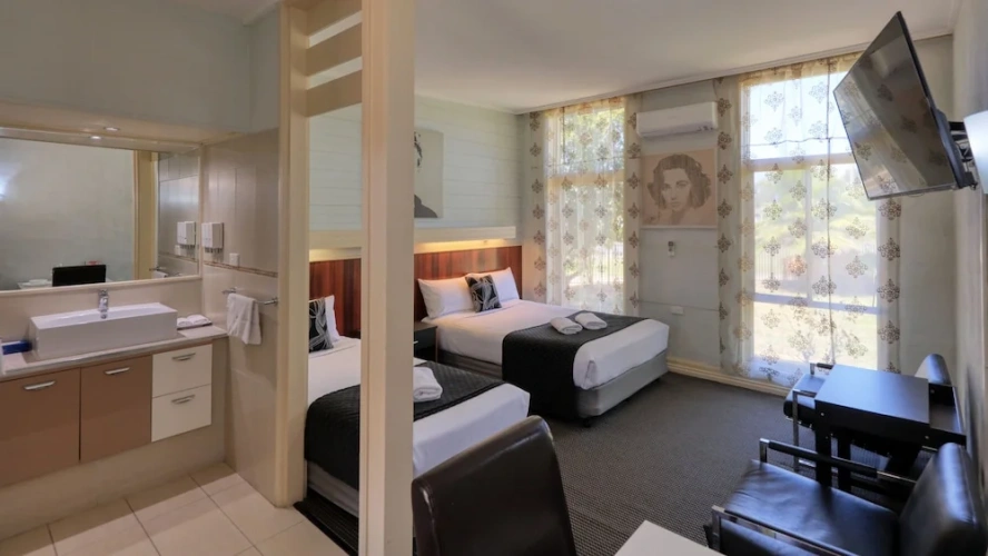 1 Bedroom Standard Twin Suite