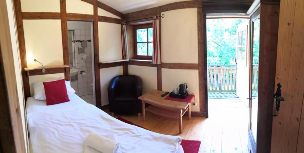 Standard Single room with balcony