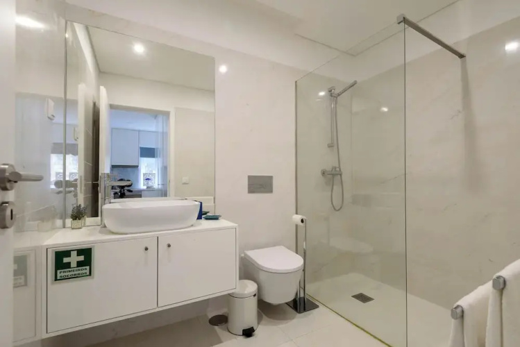 Almad3 Stylish Almada Hide-away