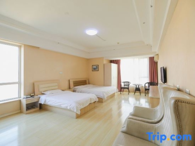 Comfort Triple Family room