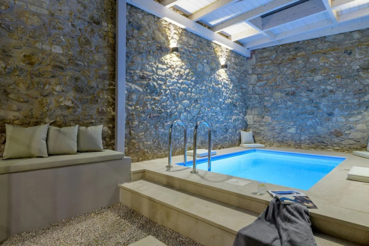 Incomparable Plaka s Lux 2bdrm Apt w Pvt Heated Pool