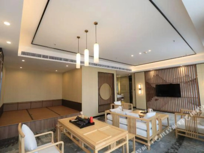 Saint Maur Hotel