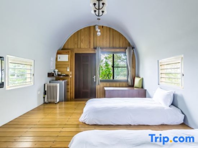 1 Bedroom Double Bungalow